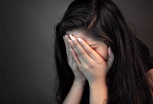 emo 300x204 png