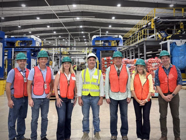 Congressman Fulcher's Legislative Update: October 6, 2026 6 Fulcher visits onion growers in Wilder with the Idaho Onion Growers Association